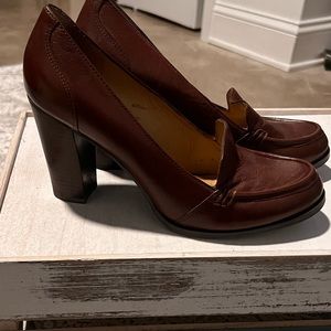 Brown Leather Nine West heels (3”). Excellent condition.